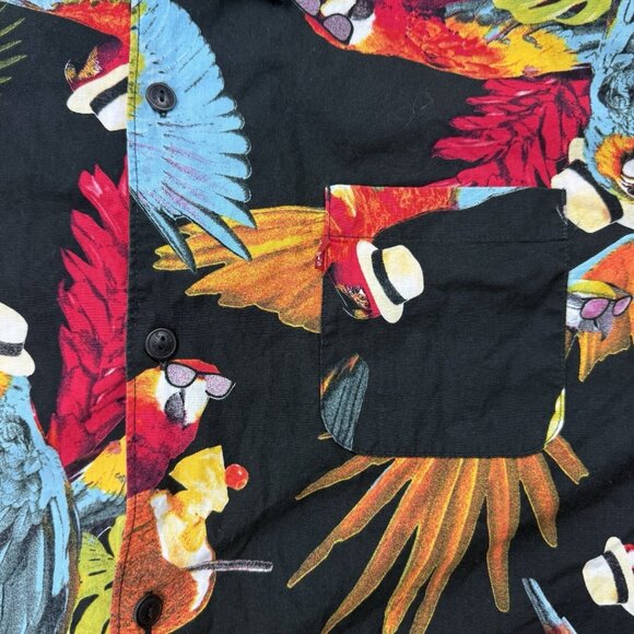 Levi's Mens XL Black Parrot Hawaiian Colorful Short Sleeve Shirt - Picture 3 of 6
